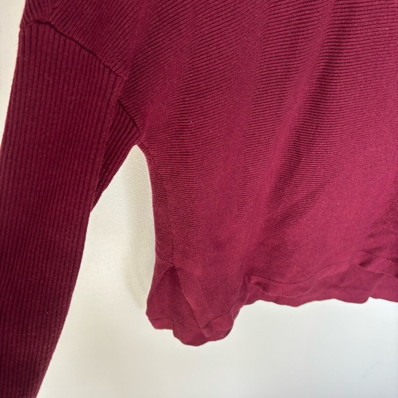 Maroon Turtleneck Sweater Oversized Split Hem Comfy Cozy Pullover Fall Winter S - Picture 8 of 11
